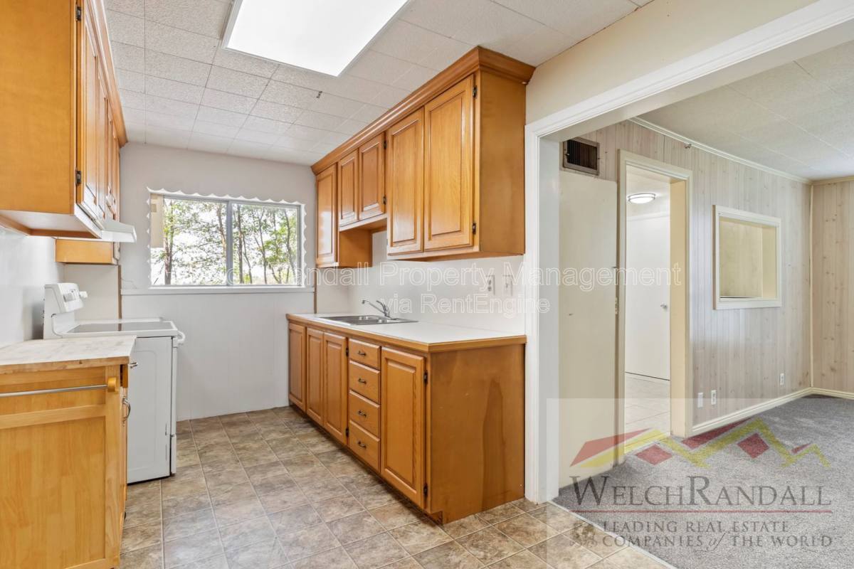 House for rent at 421 E 2625 N, Layton, UT 84041