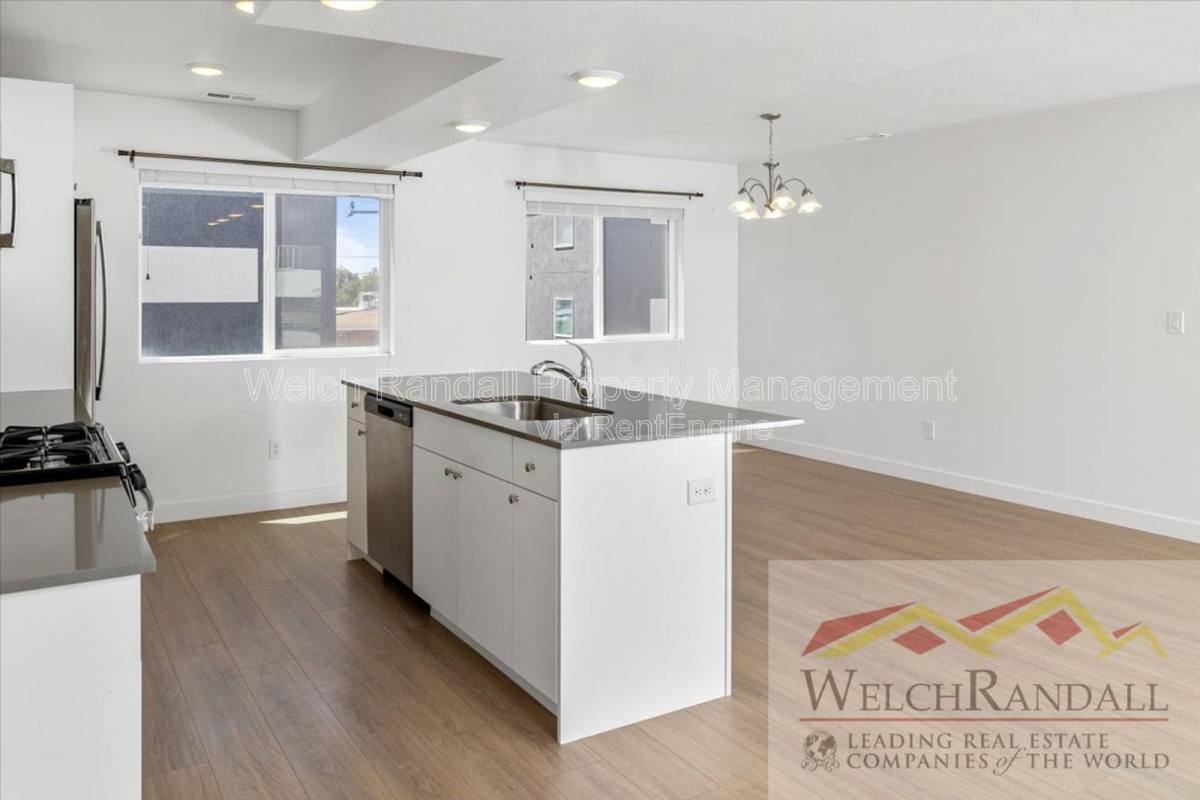 Townhouse for rent at 82 E Weekes Way, Clearfield, UT 84015