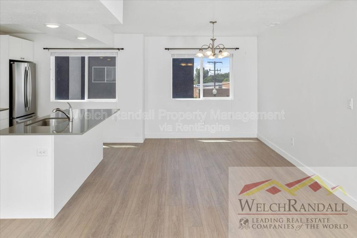 Townhouse for rent at 82 E Weekes Way, Clearfield, UT 84015