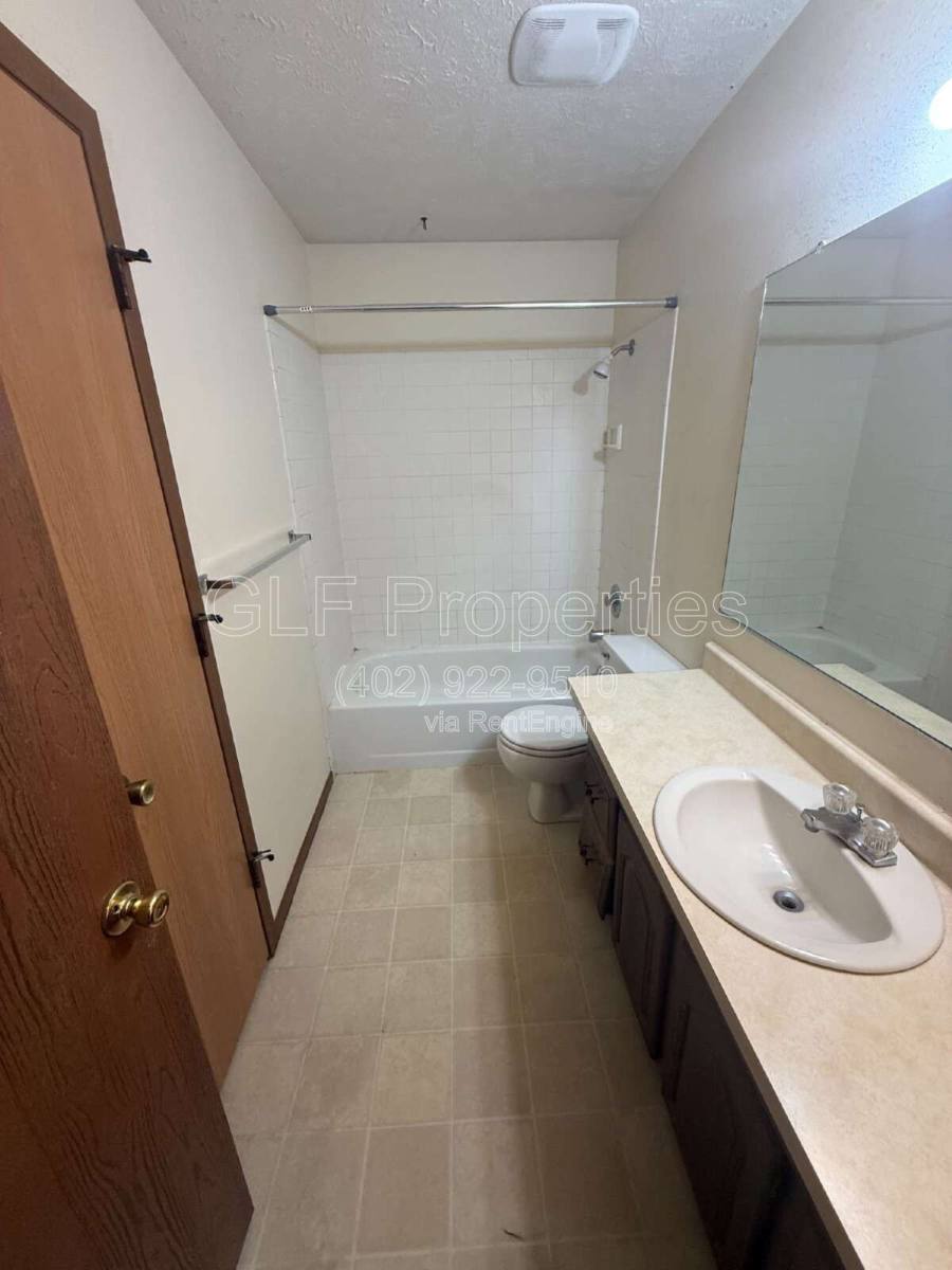 Apartment for rent at 5840 S 52nd St #5, Lincoln, NE 68516