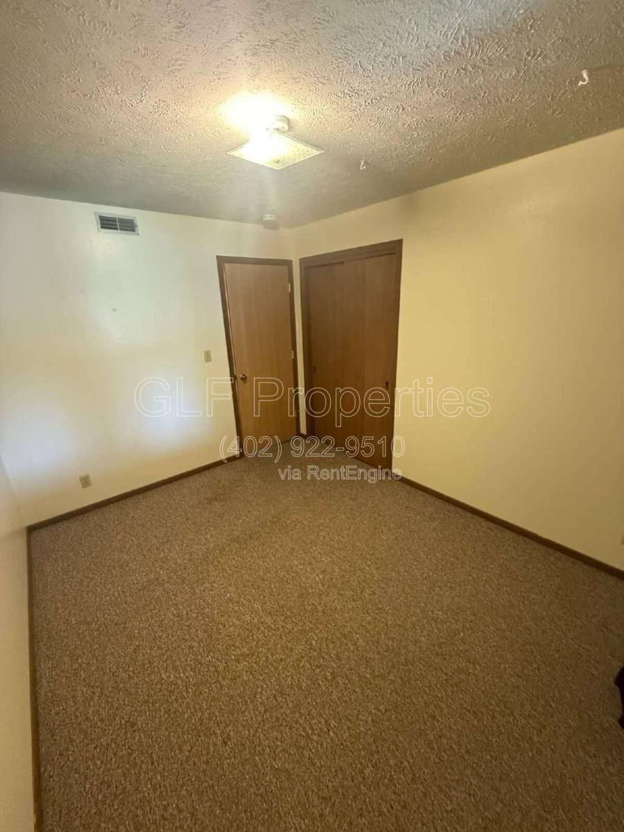 Apartment for rent at 5840 S 52nd St #5, Lincoln, NE 68516