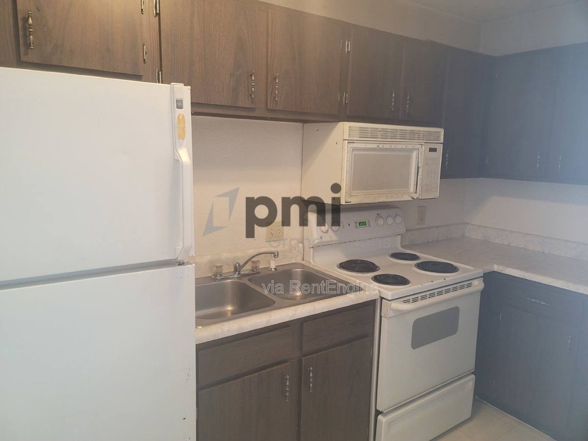 Apartment for rent at 1305 18th St #12, Charleston, IL 61920