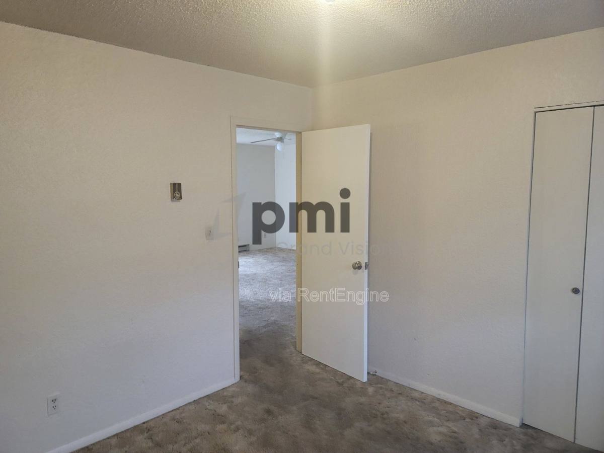 Apartment for rent at 1305 18th St #12, Charleston, IL 61920