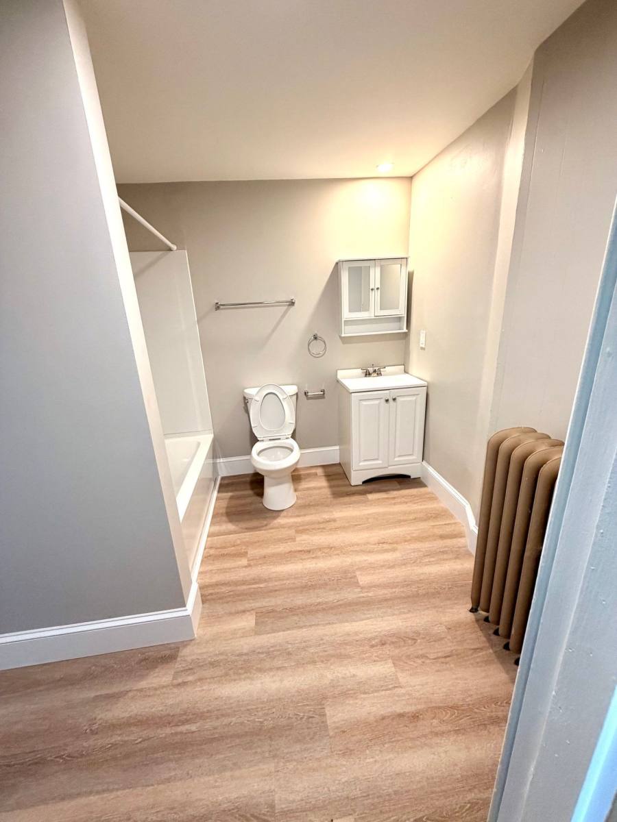 Townhouse for rent at 21 Walnut St, Pottstown, PA 19464