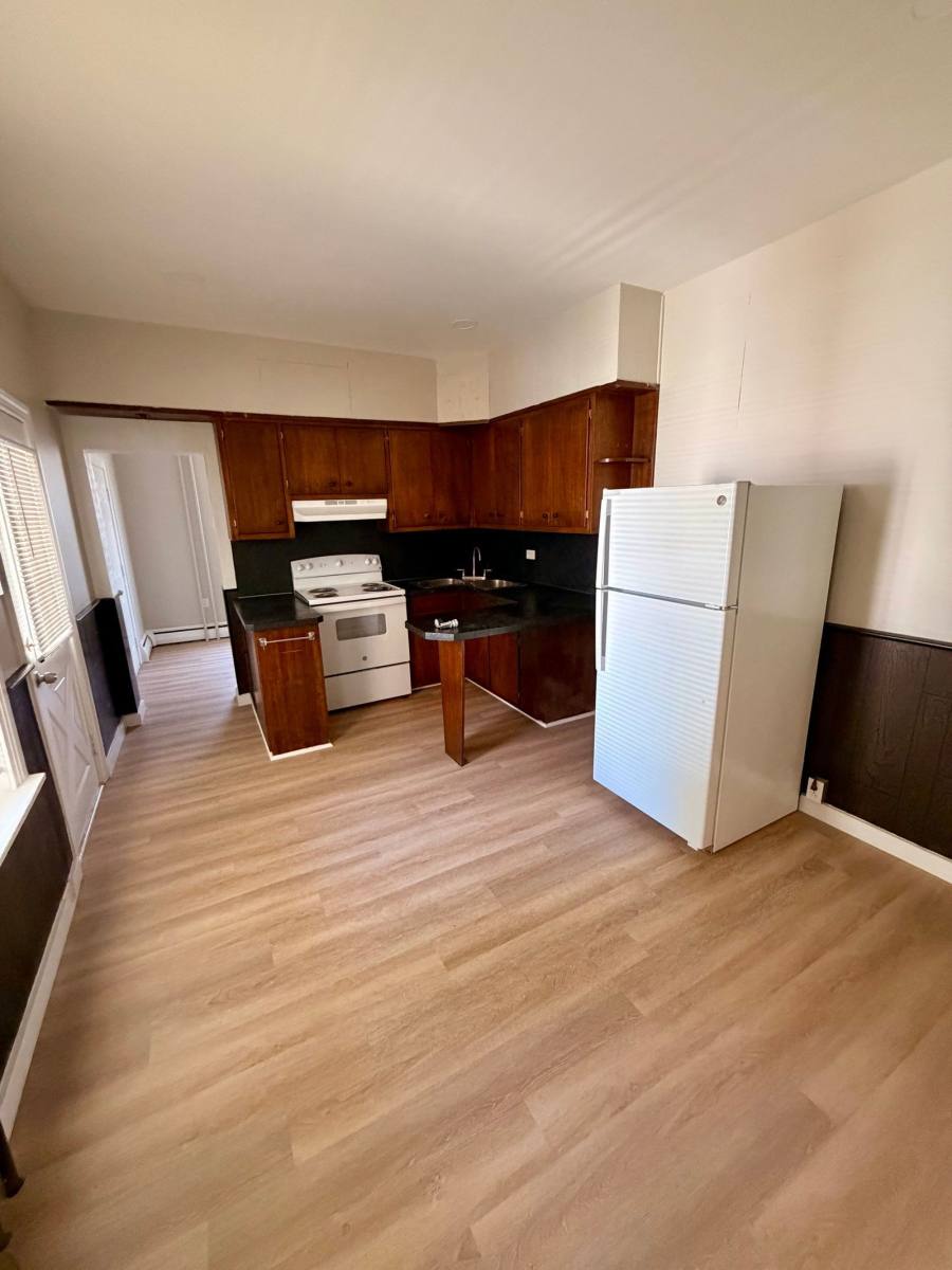 Townhouse for rent at 21 Walnut St, Pottstown, PA 19464