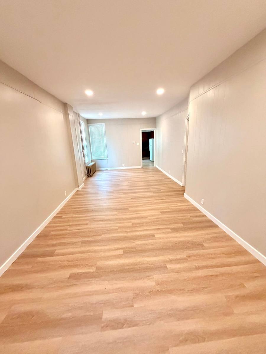 Townhouse for rent at 21 Walnut St, Pottstown, PA 19464