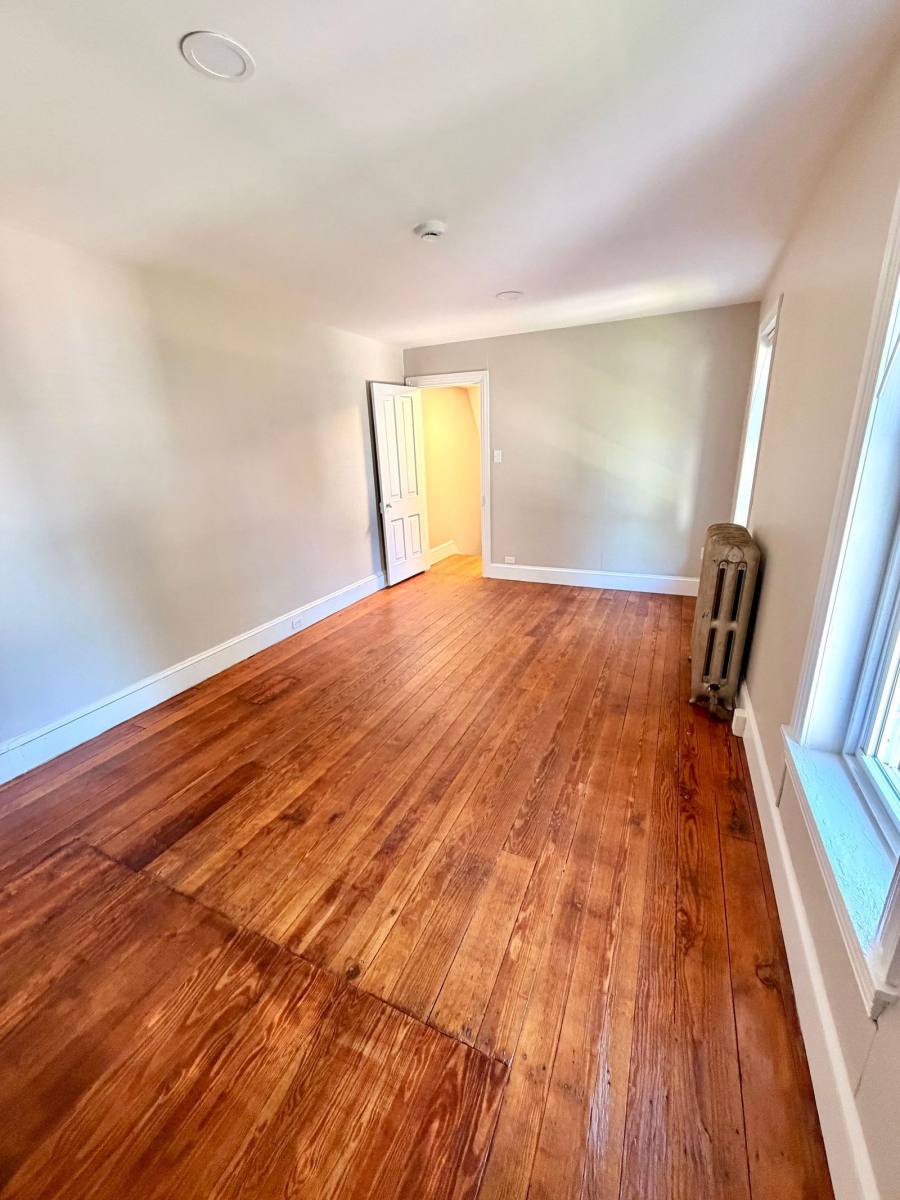 Townhouse for rent at 21 Walnut St, Pottstown, PA 19464