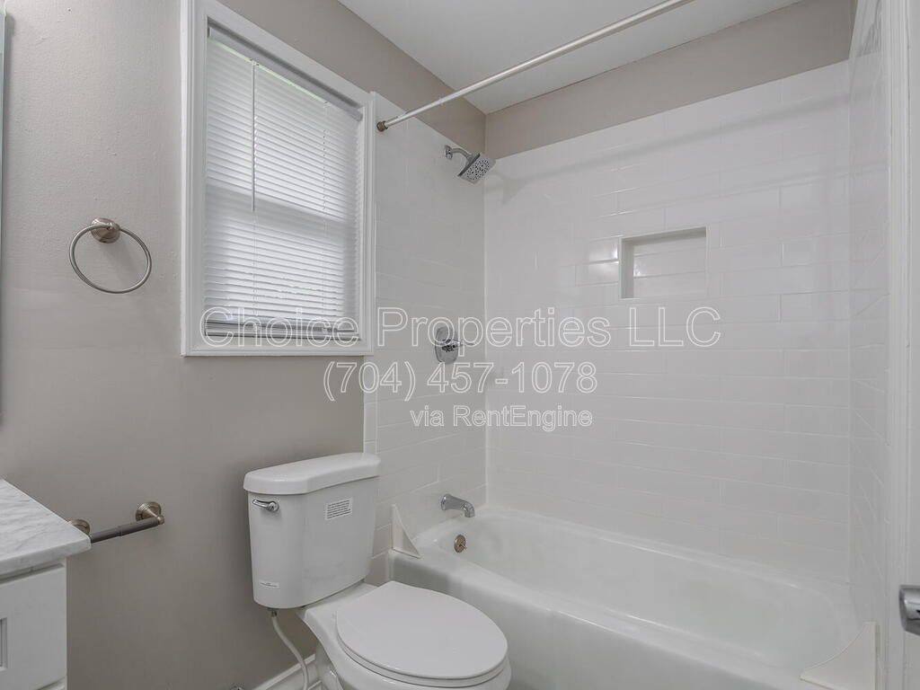 Apartment for rent at 5810 Cedars E Court #1, Charlotte, NC 28212