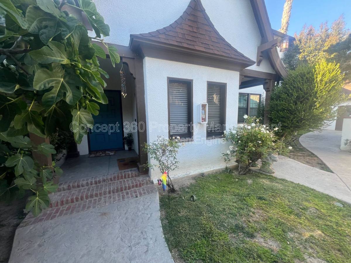 Apartment for rent at 420 Orange Ave #9, Long Beach, CA 90802