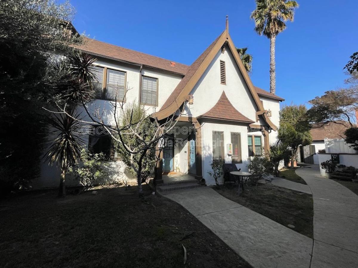 Apartment for rent at 420 Orange Ave #9, Long Beach, CA 90802