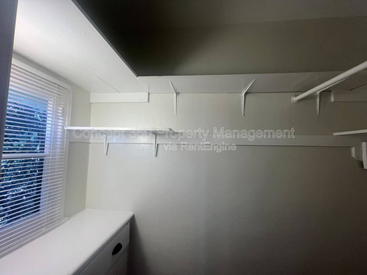 Apartment for rent at 420 Orange Ave #9, Long Beach, CA 90802