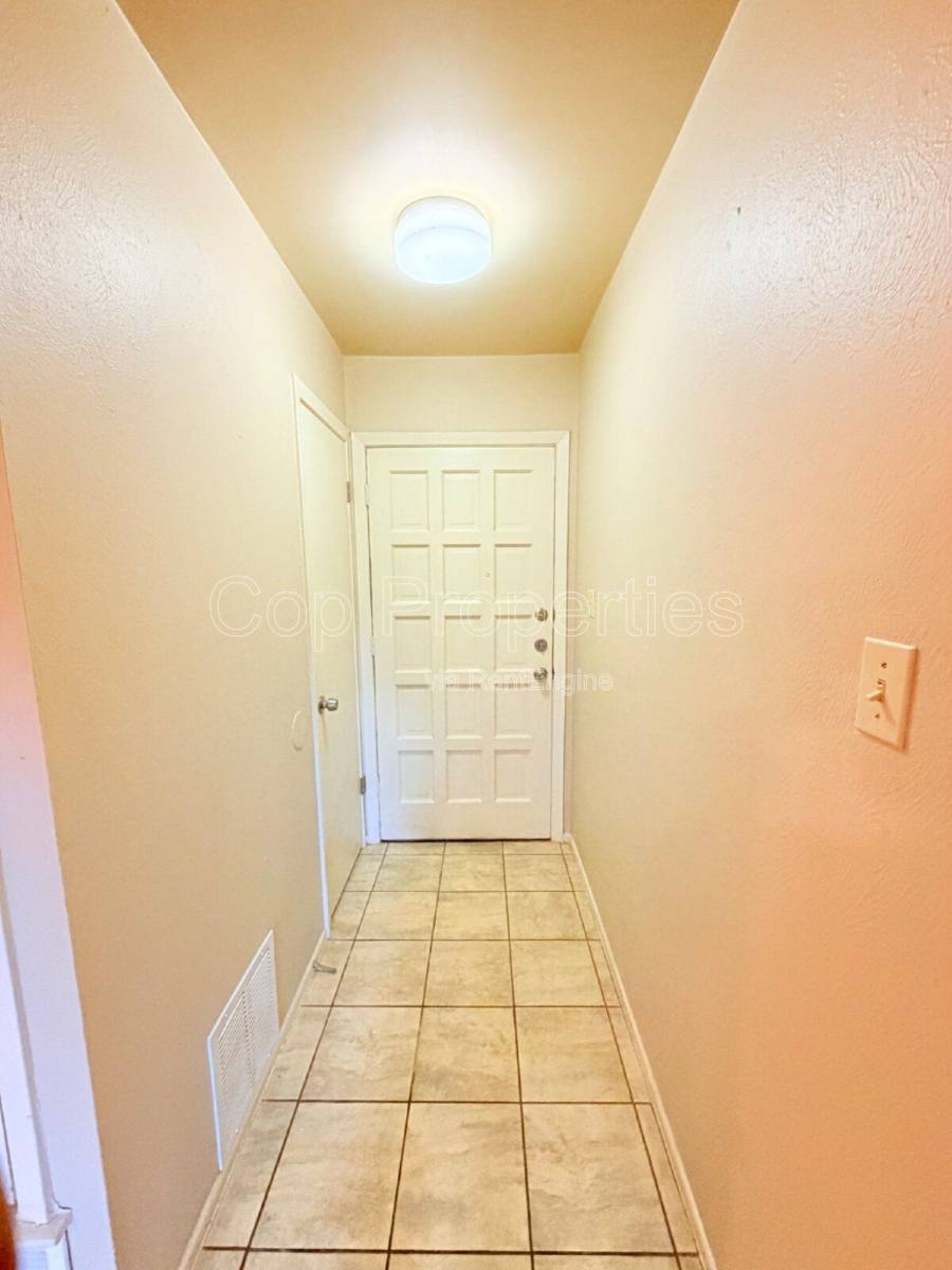 House for rent at 9319 Cliff Point Dr, San Antonio, TX 78250