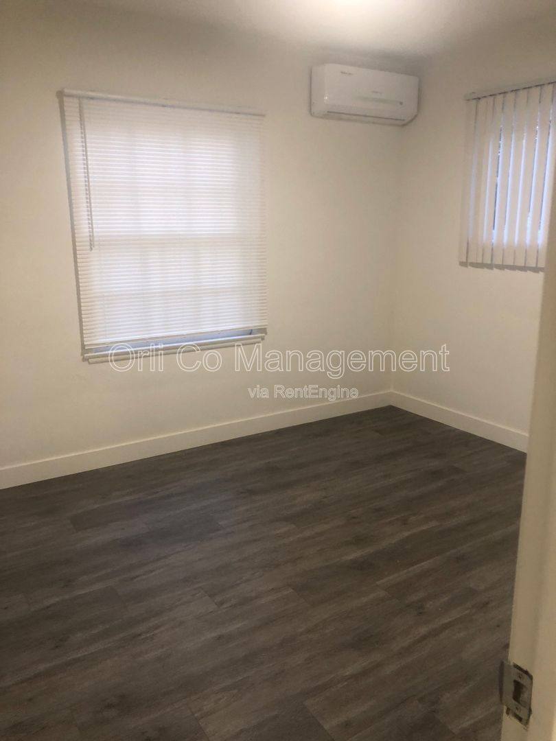 House for rent at 6500 Balboa Blvd, Van Nuys, CA 91406