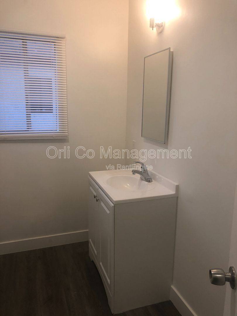 House for rent at 6500 Balboa Blvd, Van Nuys, CA 91406