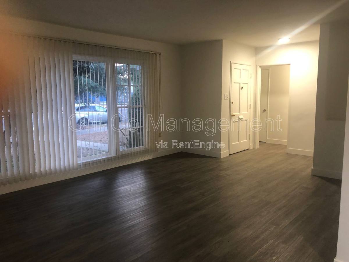 House for rent at 6500 Balboa Blvd, Van Nuys, CA 91406