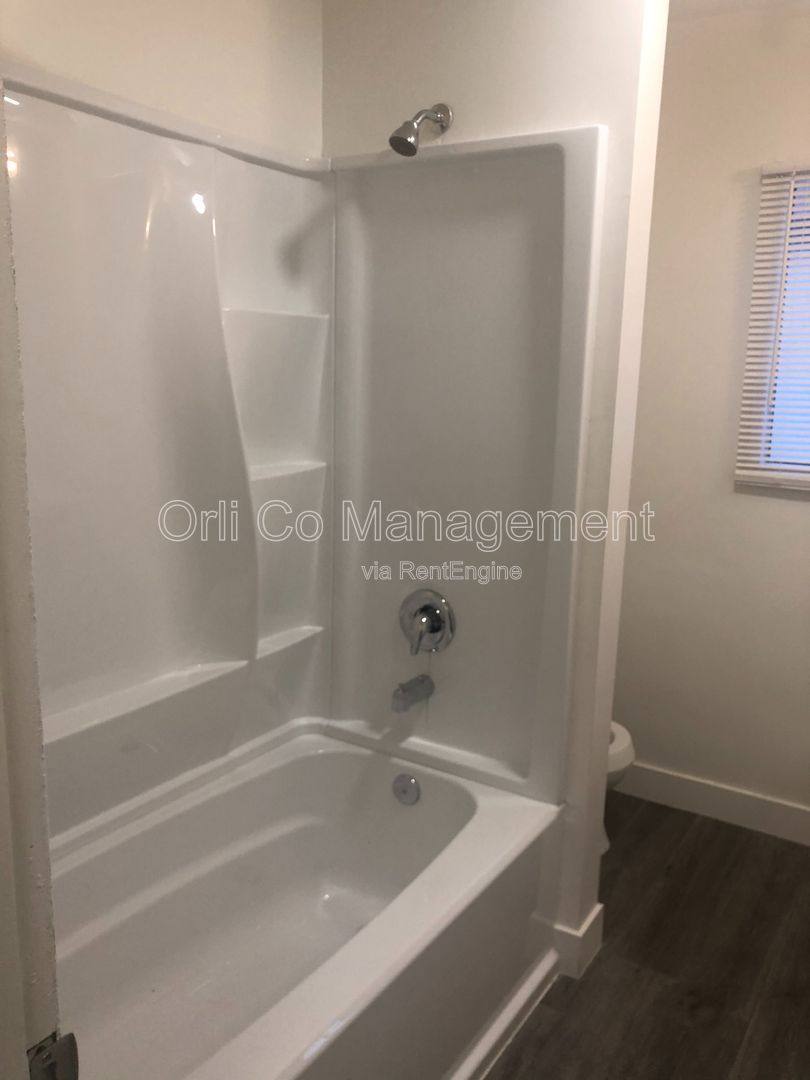 House for rent at 6500 Balboa Blvd, Van Nuys, CA 91406
