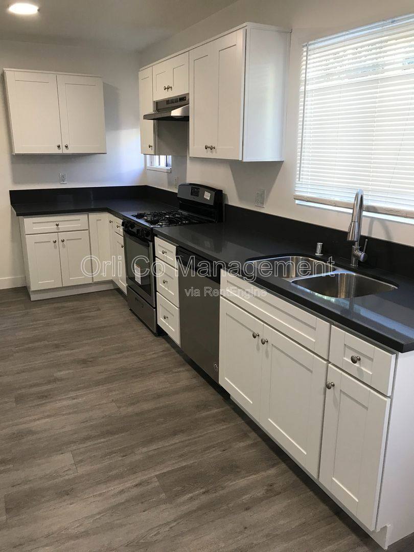 House for rent at 6500 Balboa Blvd, Van Nuys, CA 91406