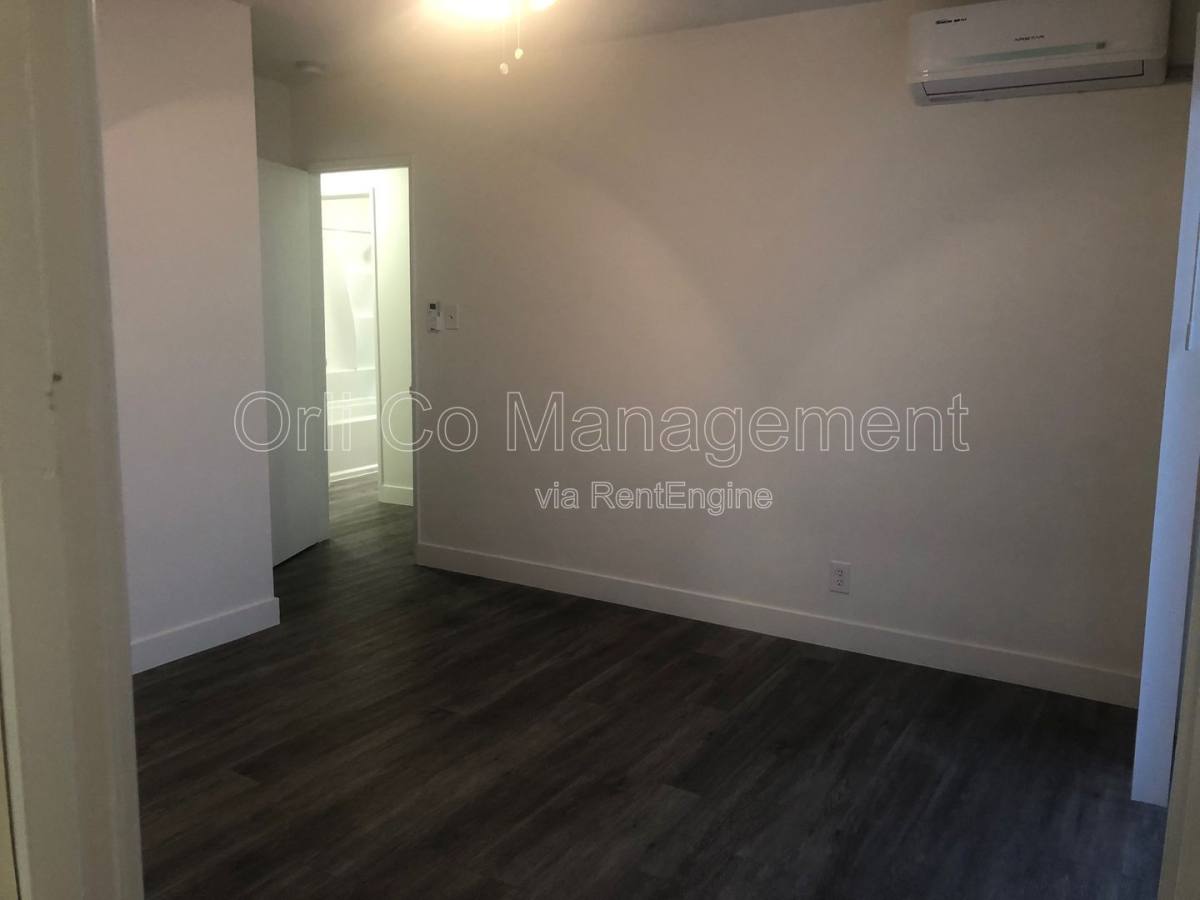 House for rent at 6500 Balboa Blvd, Van Nuys, CA 91406