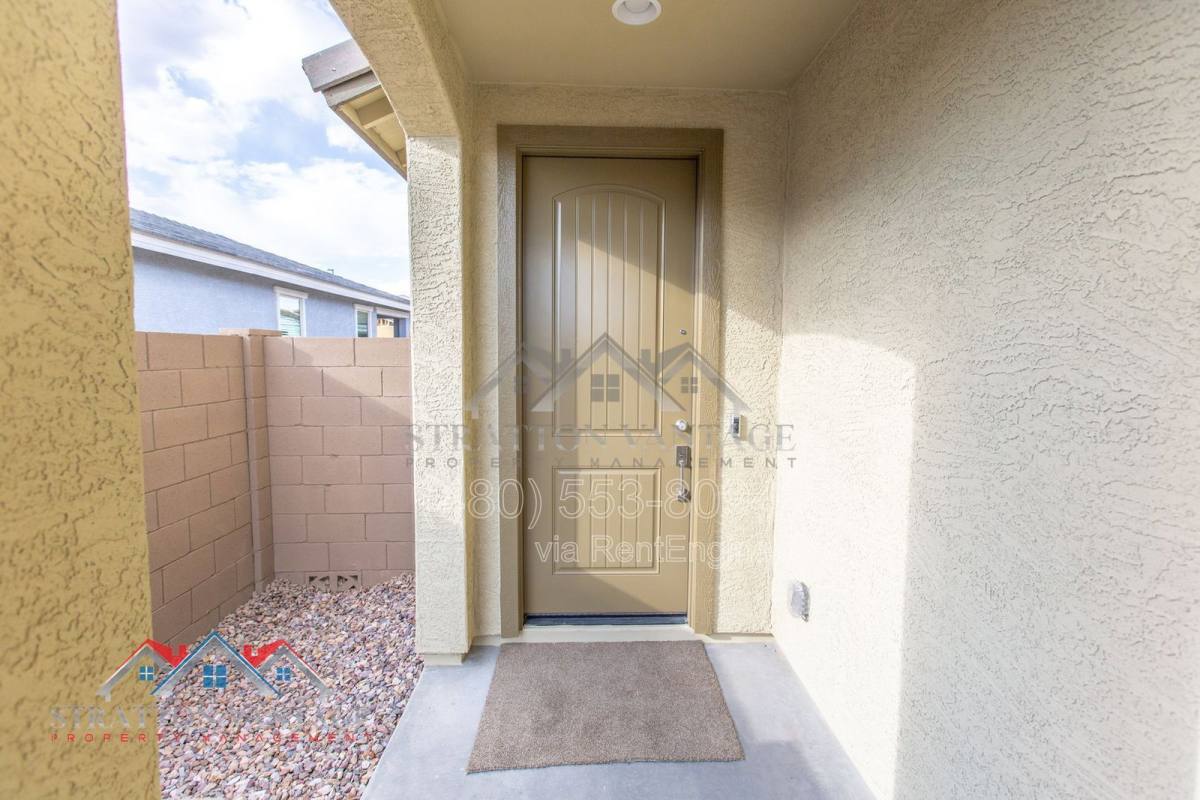 House for rent at 2304 E Kelly Dr, Gilbert, AZ 85298