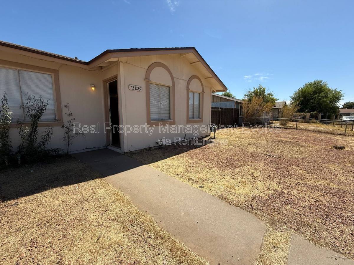 House for rent at 13829 N 48th Ave, Glendale, AZ 85306