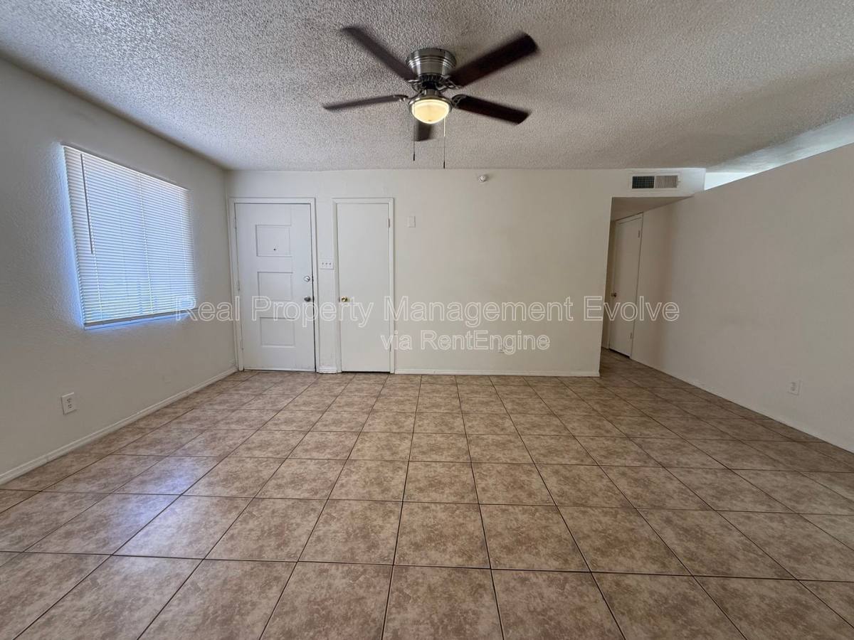 House for rent at 13829 N 48th Ave, Glendale, AZ 85306
