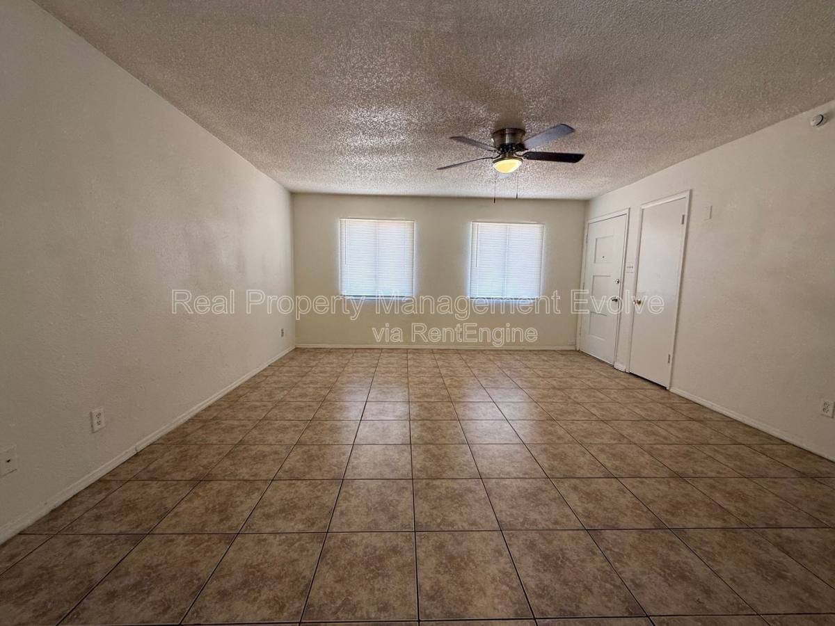 House for rent at 13829 N 48th Ave, Glendale, AZ 85306