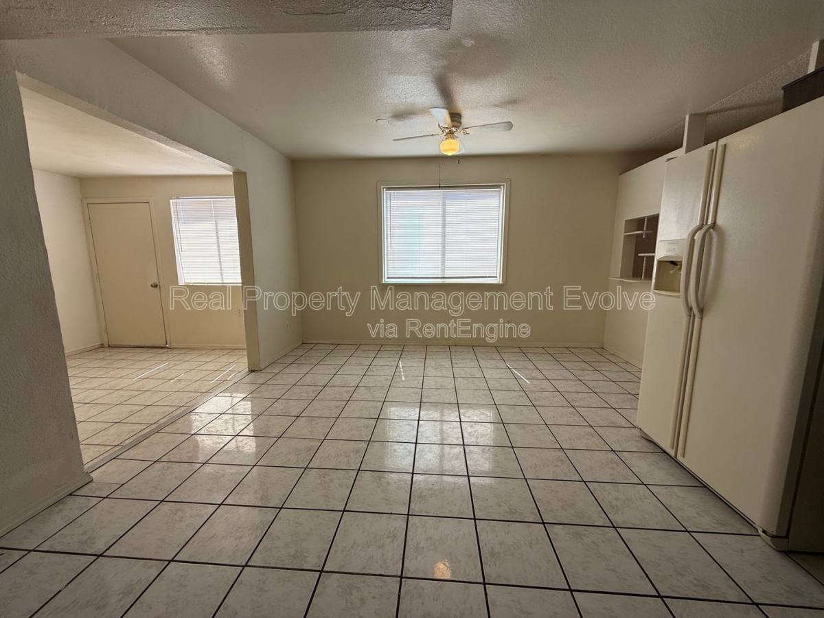 House for rent at 13829 N 48th Ave, Glendale, AZ 85306