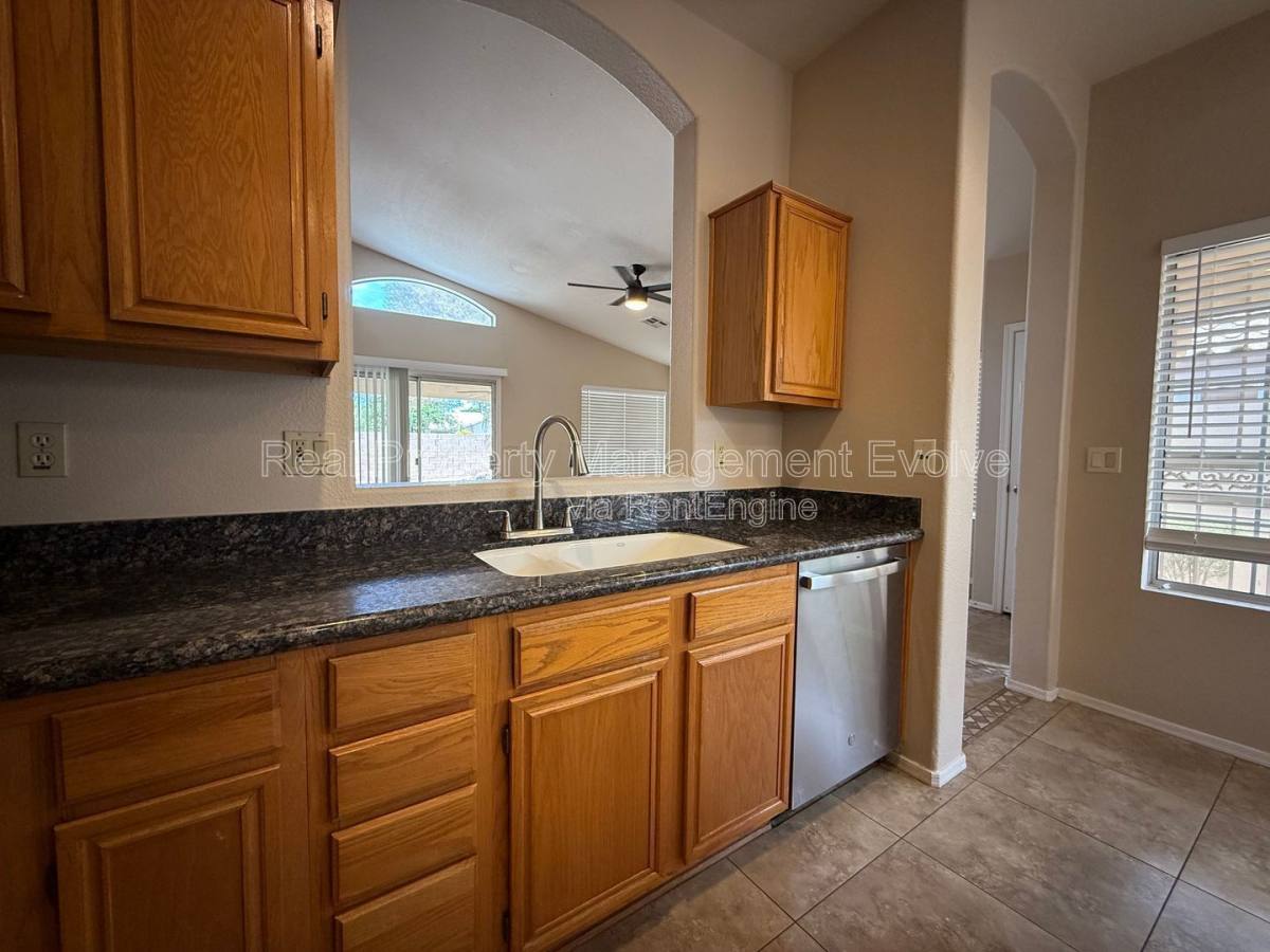 House for rent at 6814 W Louise Dr, Glendale, AZ 85310