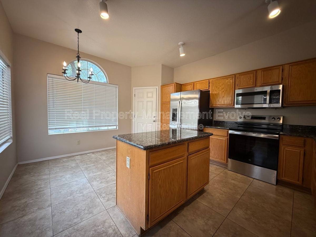 House for rent at 6814 W Louise Dr, Glendale, AZ 85310