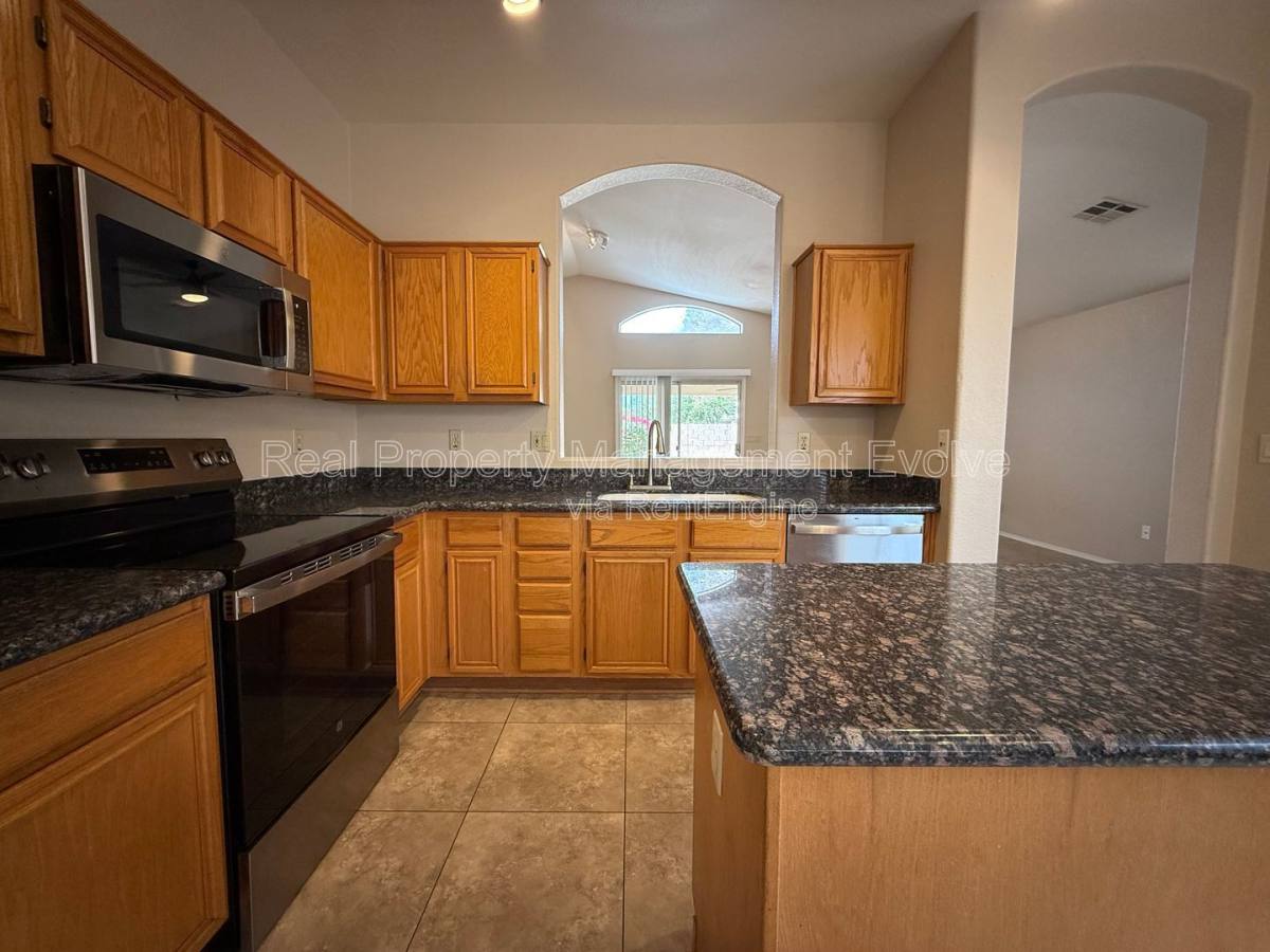 House for rent at 6814 W Louise Dr, Glendale, AZ 85310
