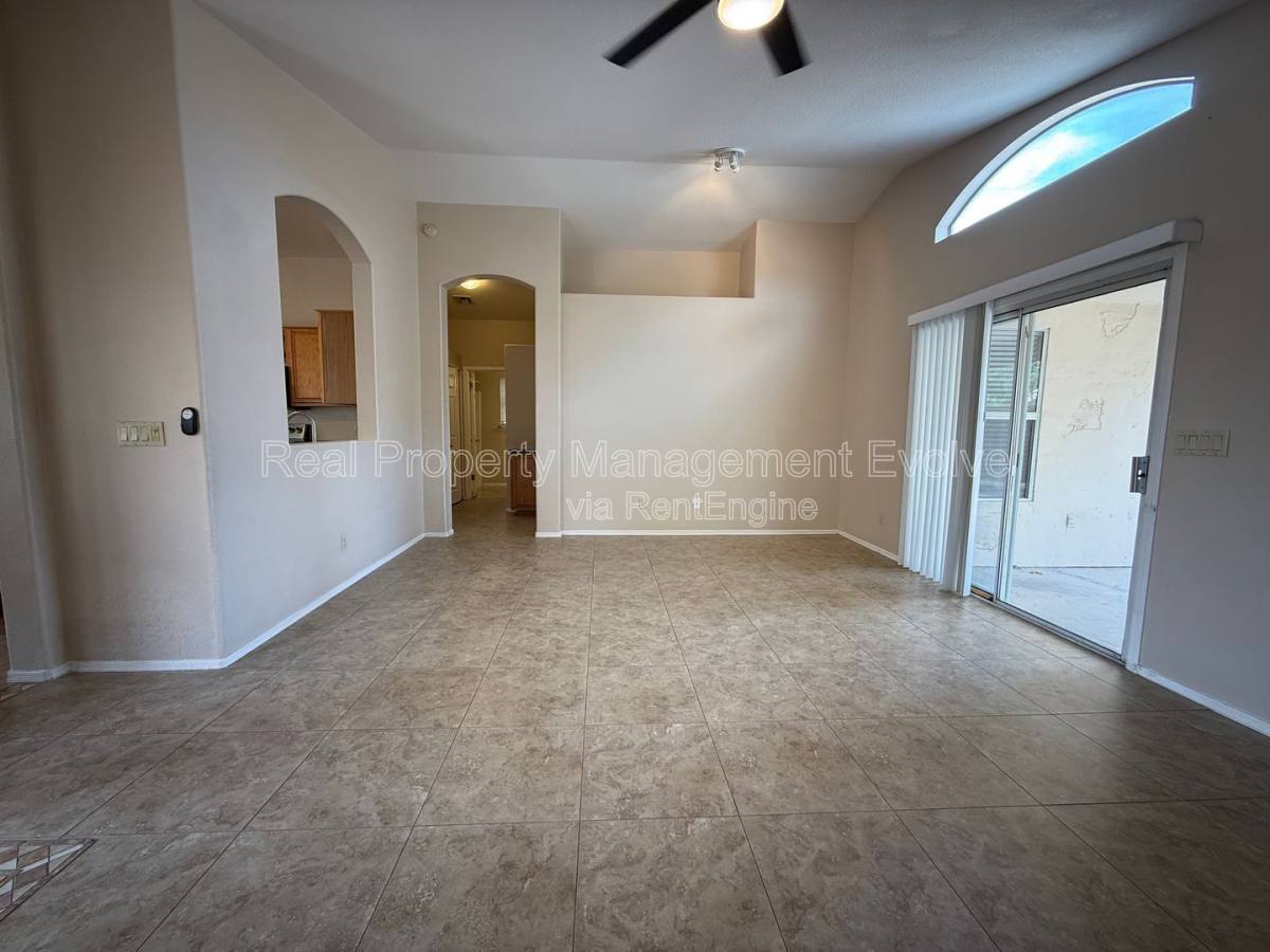 House for rent at 6814 W Louise Dr, Glendale, AZ 85310