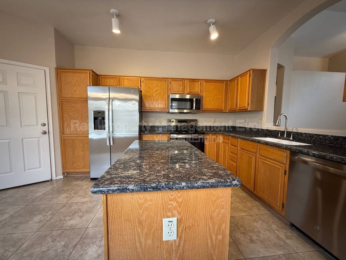 House for rent at 6814 W Louise Dr, Glendale, AZ 85310