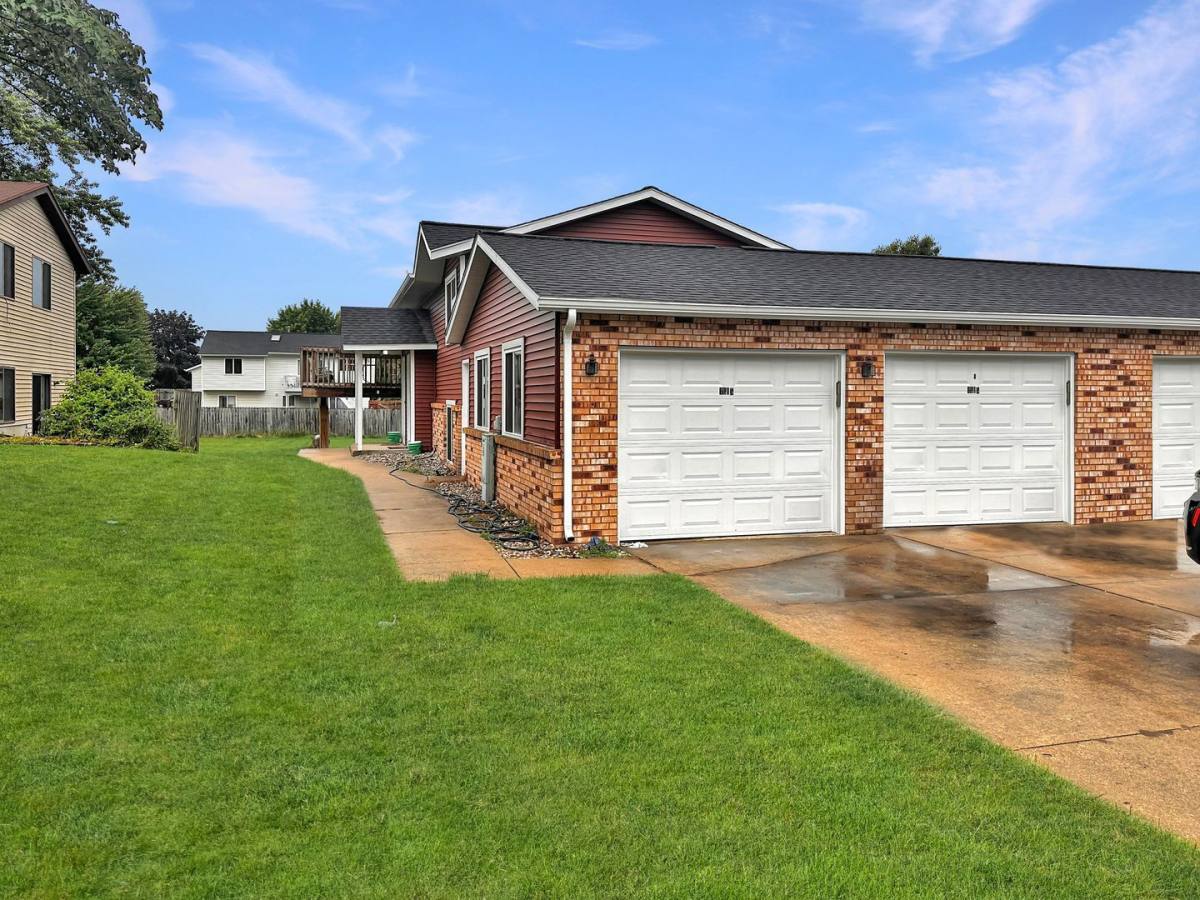 Apartment for rent at 4613 Stauffer Ave SE, Grand Rapids, MI 49508