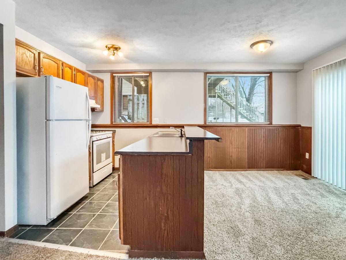 Apartment for rent at 4613 Stauffer Ave SE, Grand Rapids, MI 49508