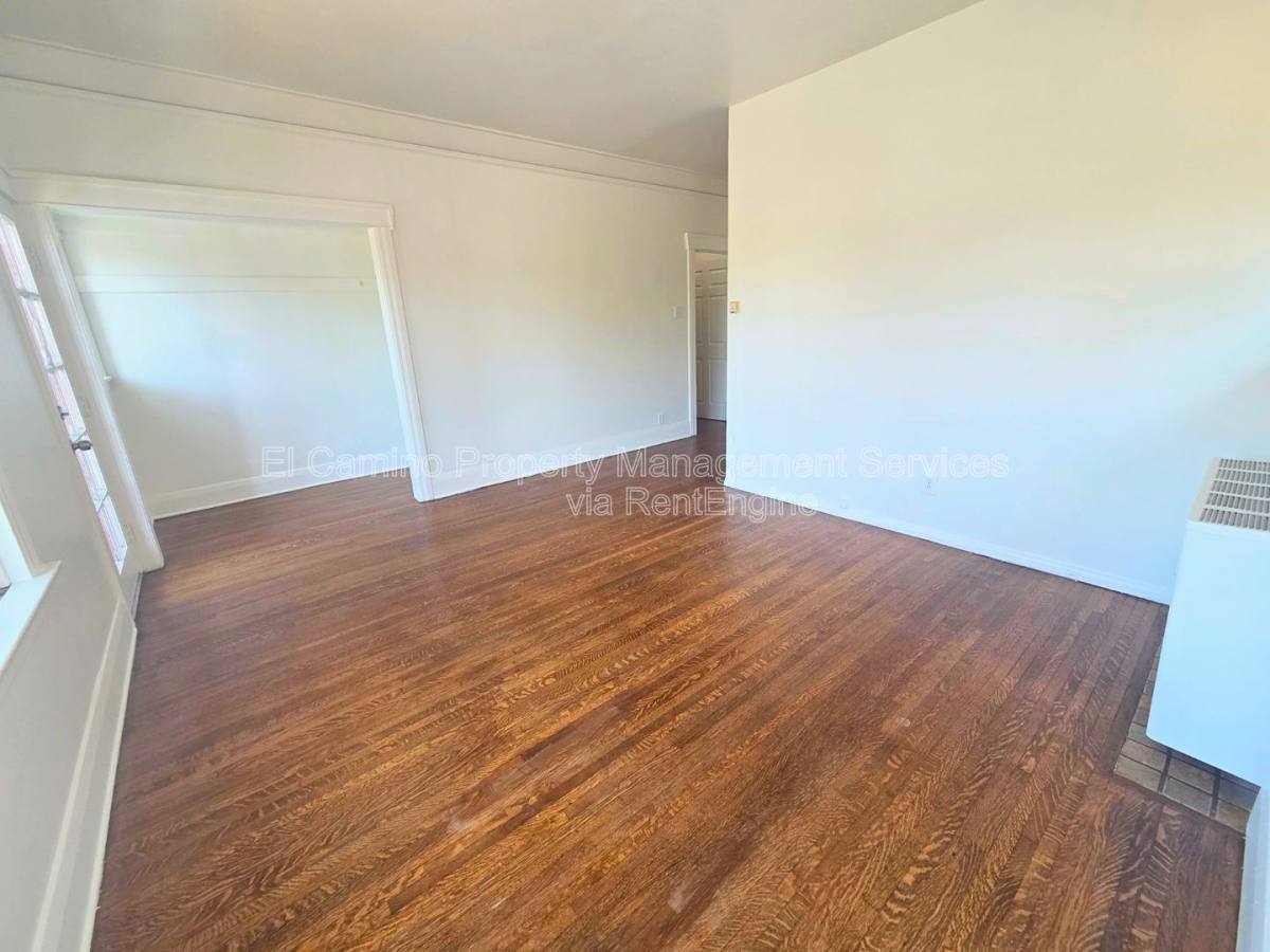 Apartment for rent at 336 W 9th St, Long Beach, CA 90813