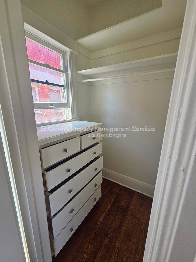 Apartment for rent at 336 W 9th St, Long Beach, CA 90813