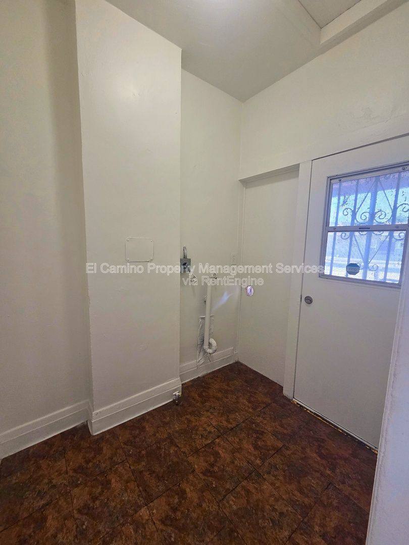 Apartment for rent at 336 W 9th St, Long Beach, CA 90813