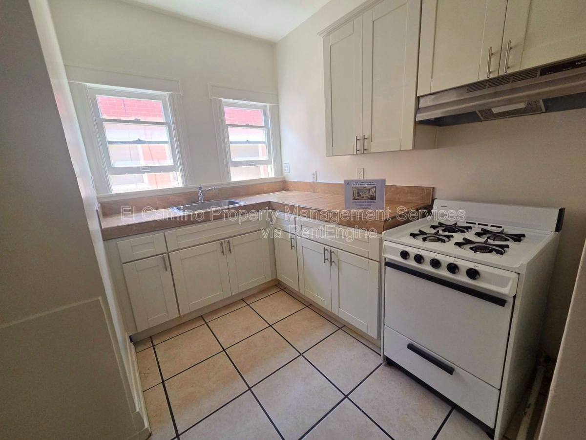 Apartment for rent at 336 W 9th St, Long Beach, CA 90813