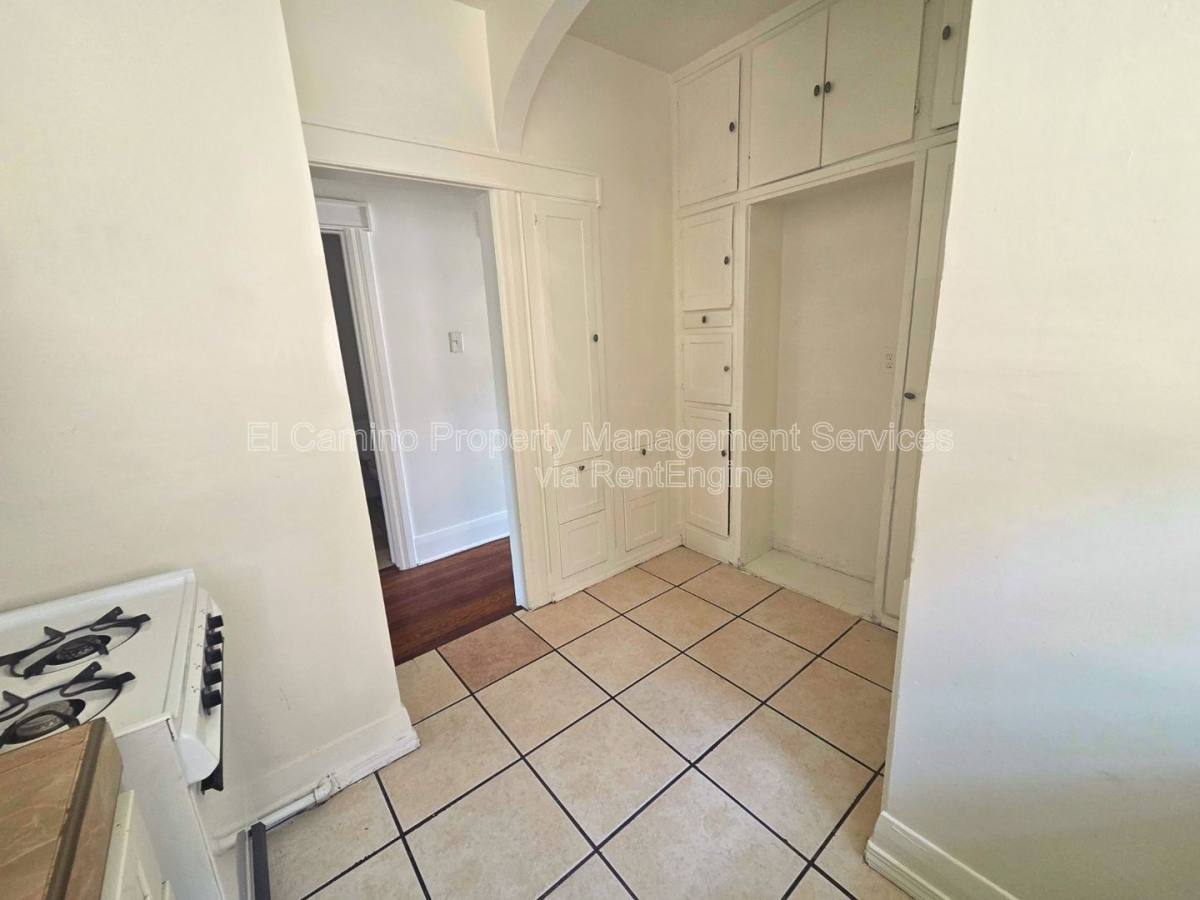 Apartment for rent at 336 W 9th St, Long Beach, CA 90813