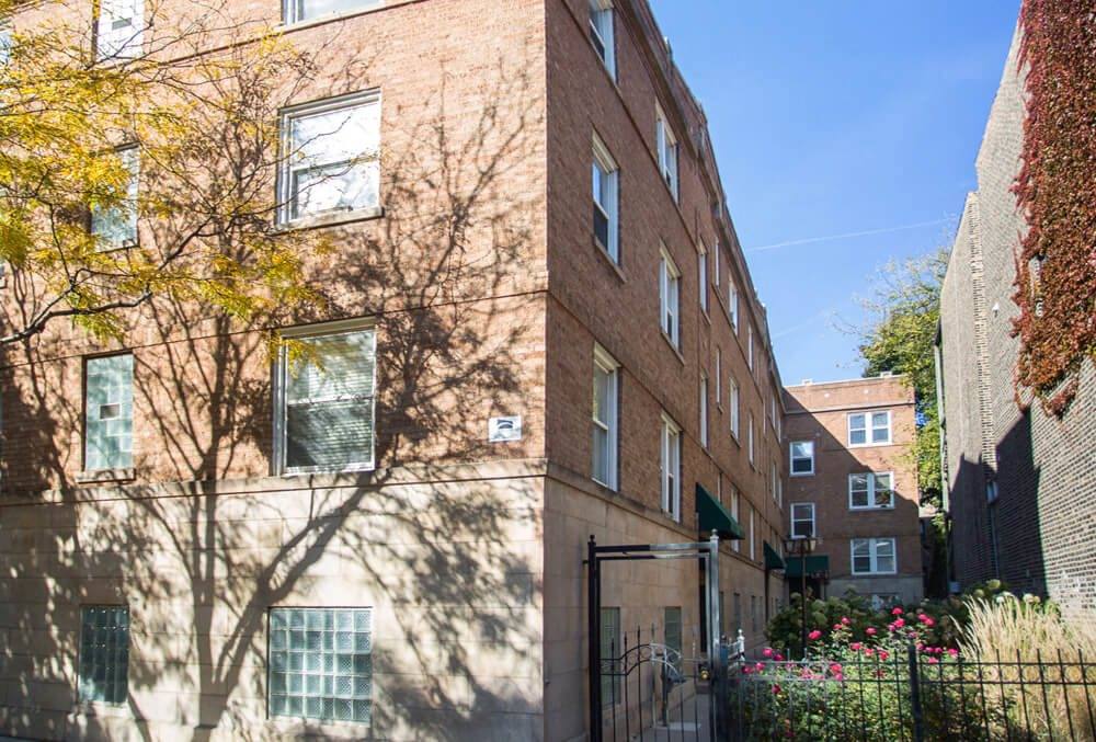 722 W Barry Ave, Chicago, IL 60657 - Apartment for Rent