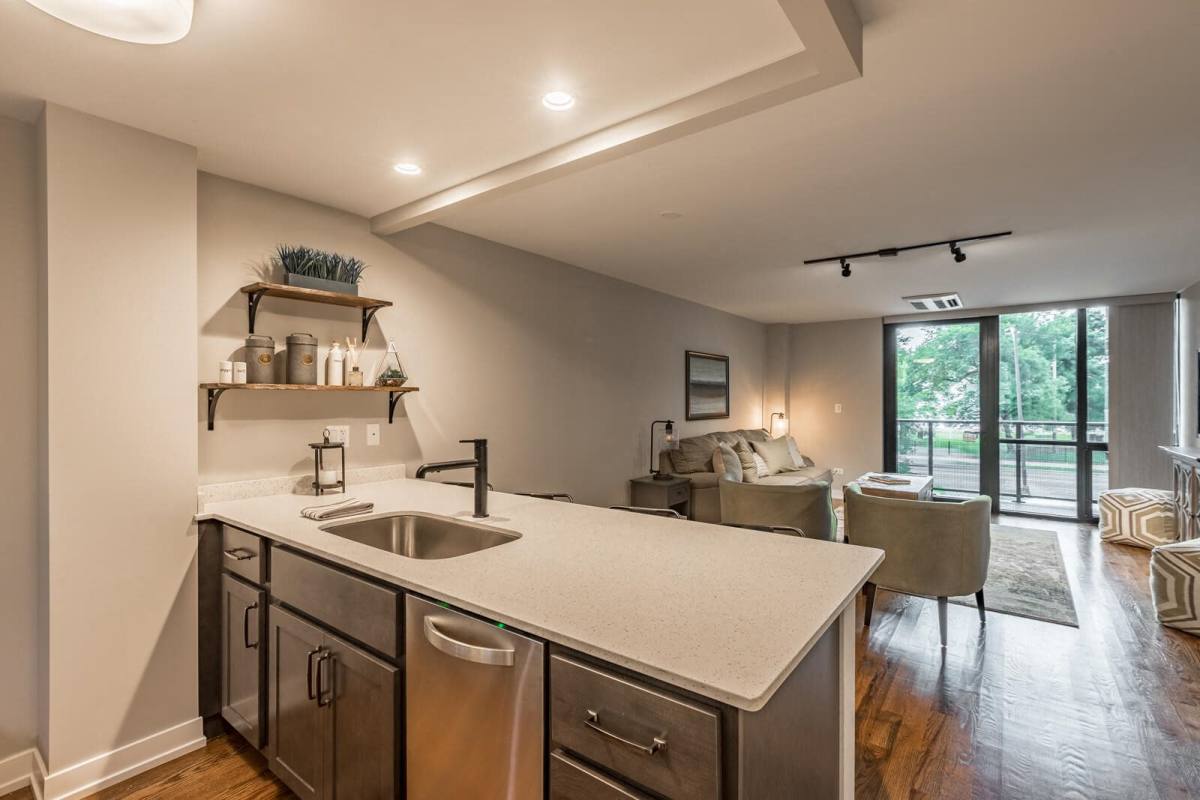 Apartment for rent at 5910 N Sheridan Rd, Chicago, IL 60660