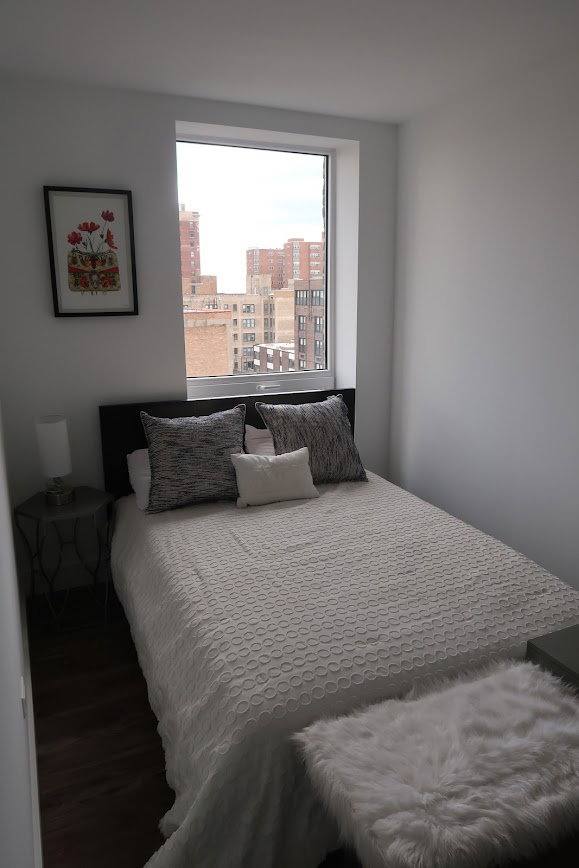 Apartment for rent at 941 W Carmen Ave, Chicago, IL 60640