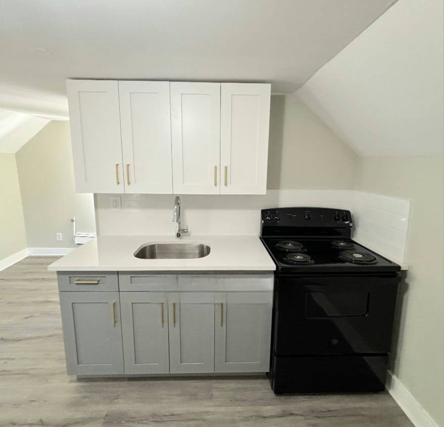Apartment for rent at 150 Norwood St, Newark, NJ 07106
