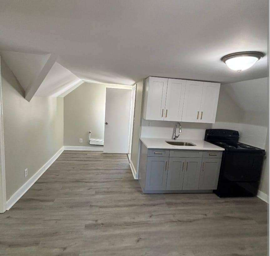 Apartment for rent at 150 Norwood St, Newark, NJ 07106