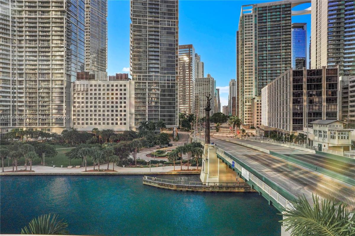 Condo for rent at 200 Biscayne Blvd Way, Miami, FL 33131