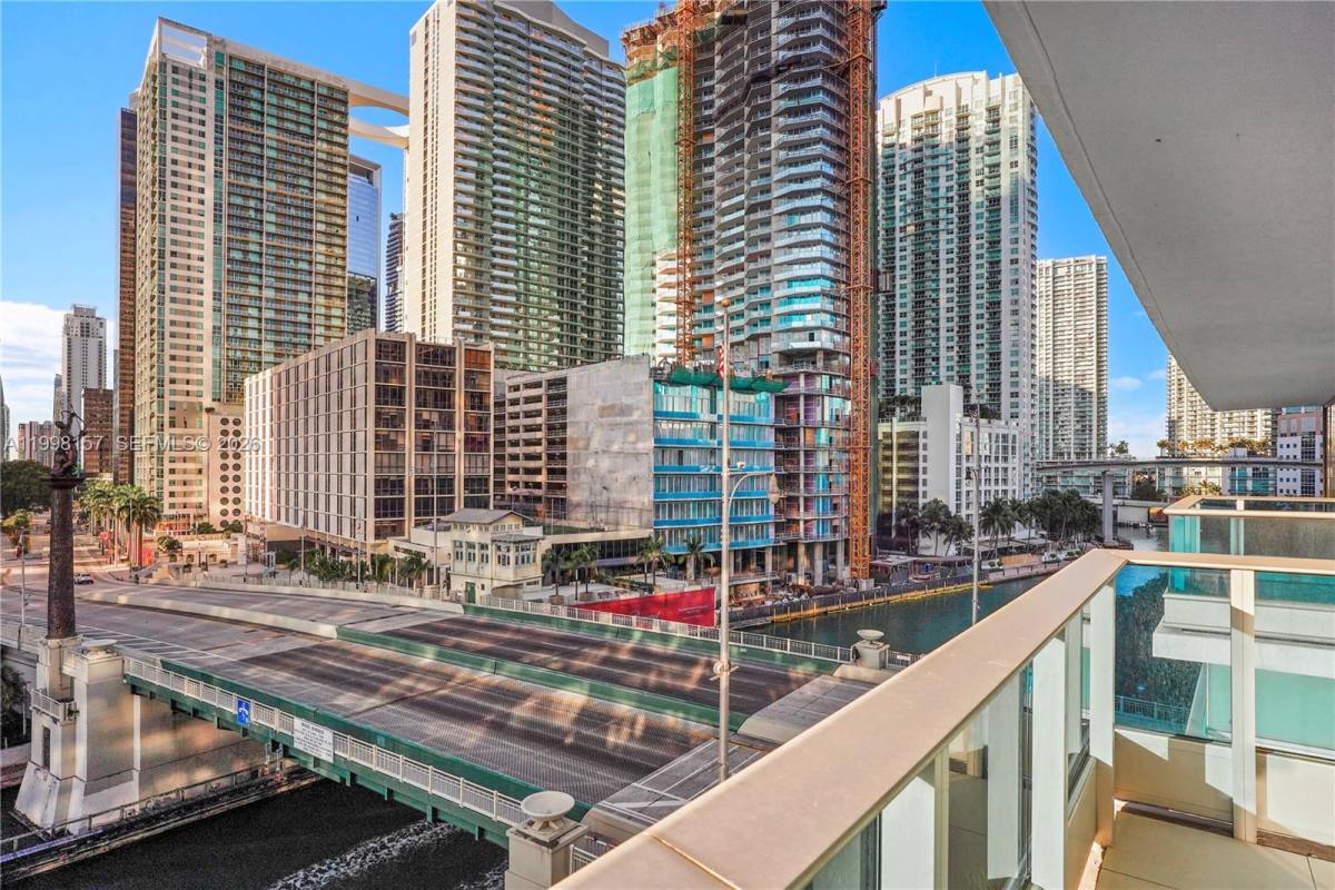 Condo for rent at 200 Biscayne Blvd Way, Miami, FL 33131