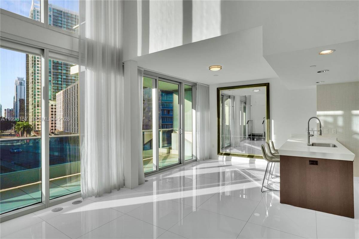 Condo for rent at 200 Biscayne Blvd Way, Miami, FL 33131