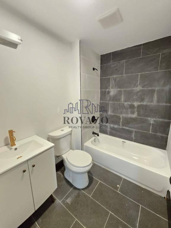 Apartment for rent at 11 Thomas St, Newark, NJ 07114