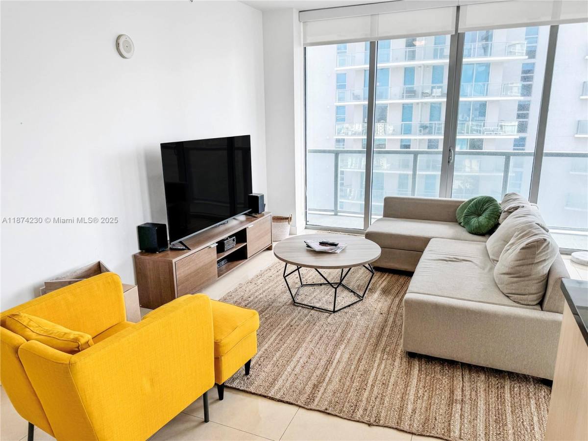 Apartment for rent at 1111 SW 1st Ave #3119, Miami, FL 33130