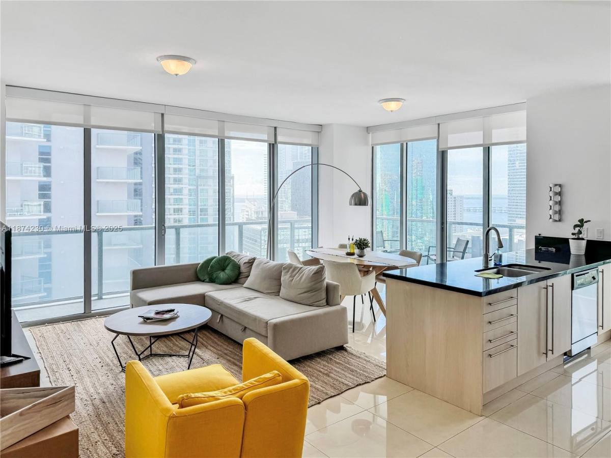 Apartment for rent at 1111 SW 1st Ave #3119, Miami, FL 33130